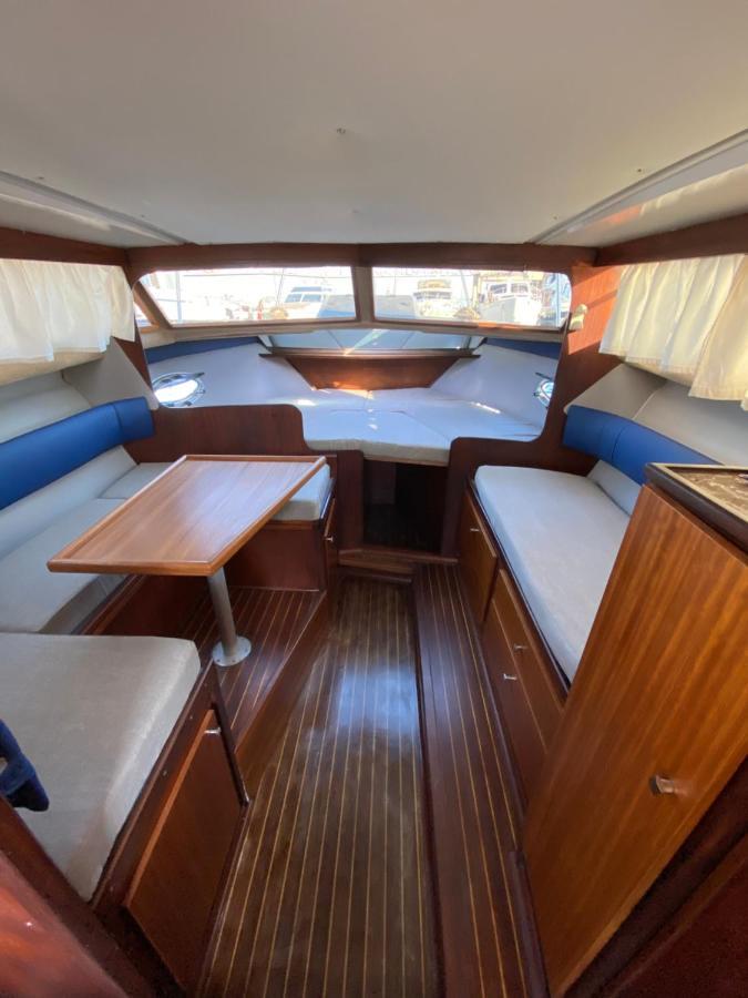 Laura Boat 호텔 산트 아드리아 데 베소스 외부 사진