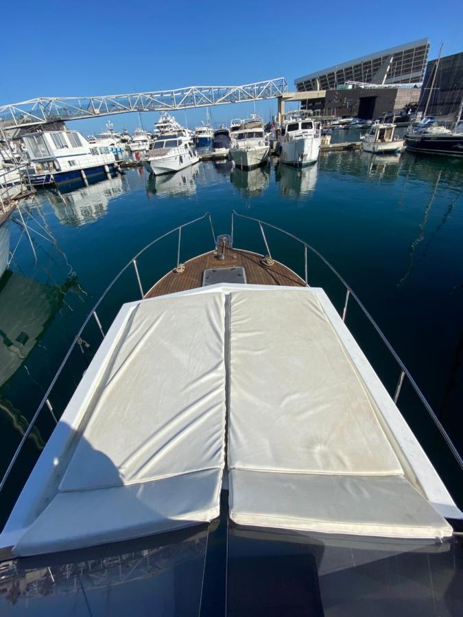 Laura Boat 호텔 산트 아드리아 데 베소스 외부 사진