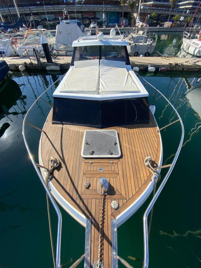 Laura Boat 호텔 산트 아드리아 데 베소스 외부 사진